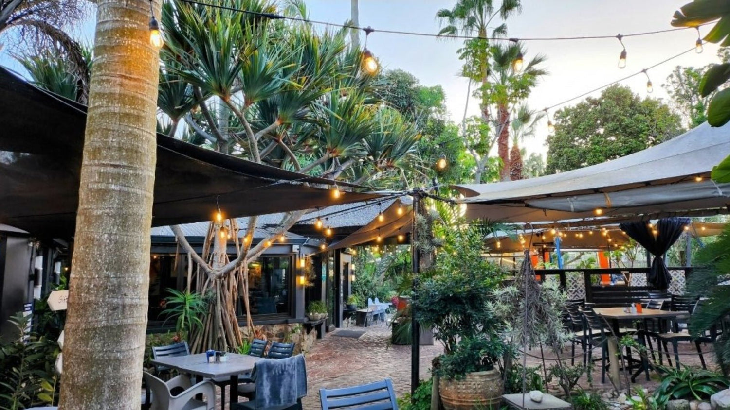 Illuminating the Outdoors with Ease: Creative Ways to Elevate Your Outdoor Space with String Lights - Litehouse (Pty) Ltd