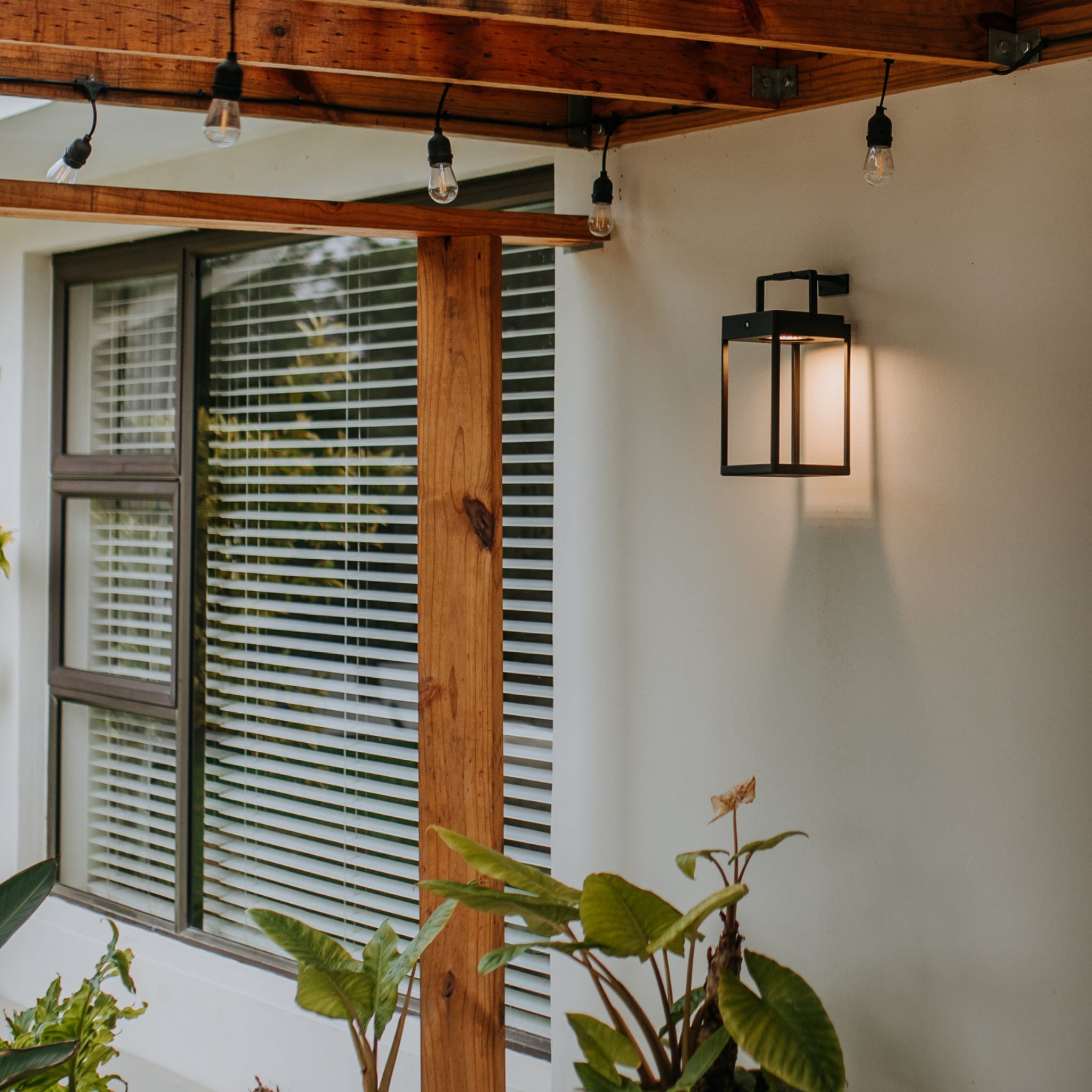 Wall Lighting with no wires, no electricity