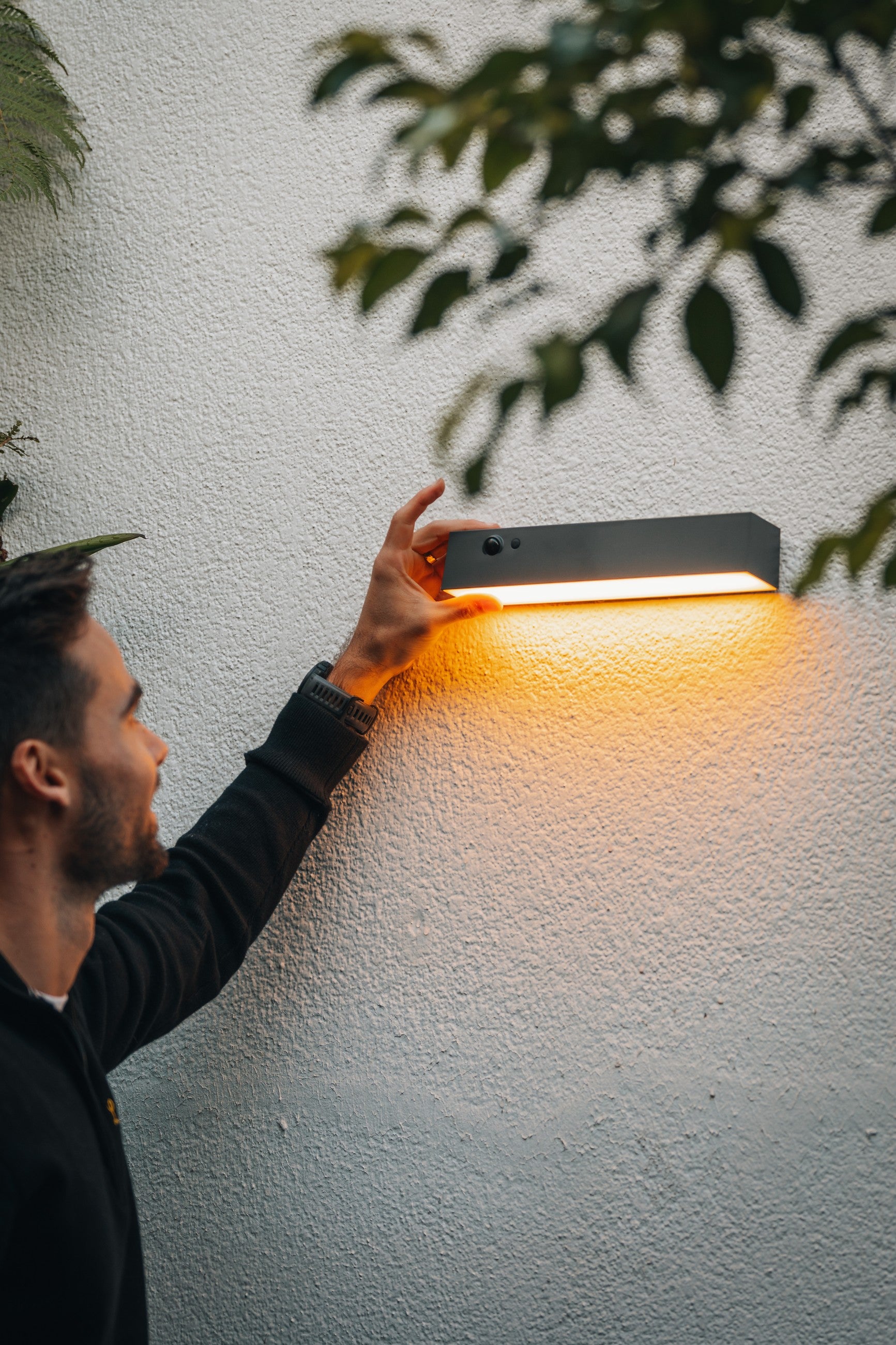 Solar Wall Lights for Security and Entryways: Choosing the Right One